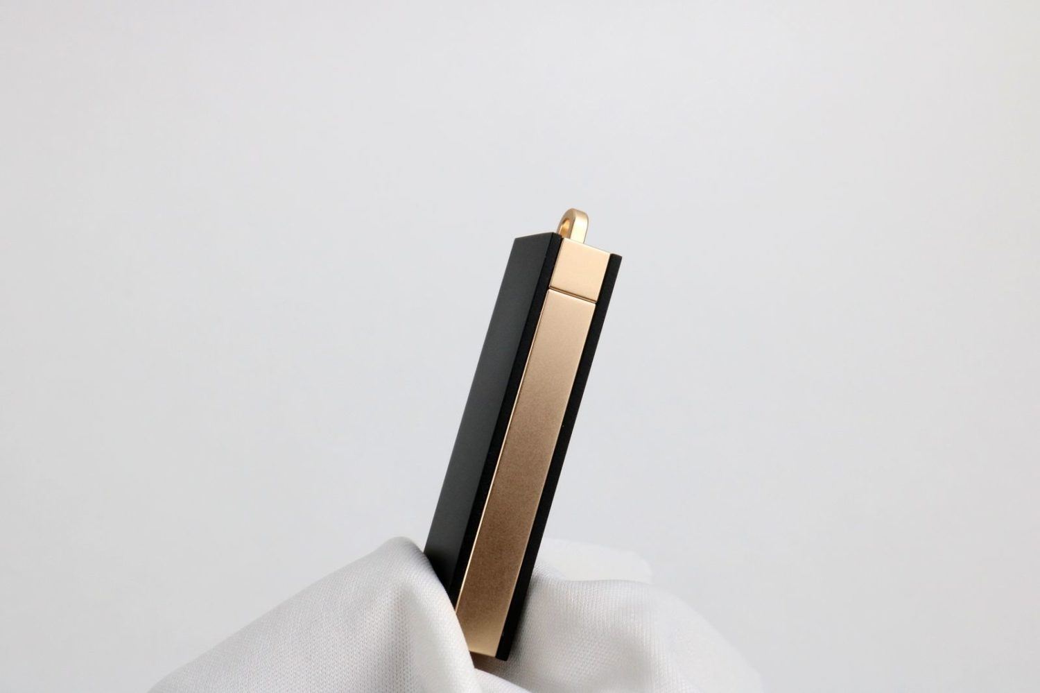 Allergy Amulet Nabs $3.3M To Launch World’s Smallest, Fastest Consumer Food Allergen Sensor
